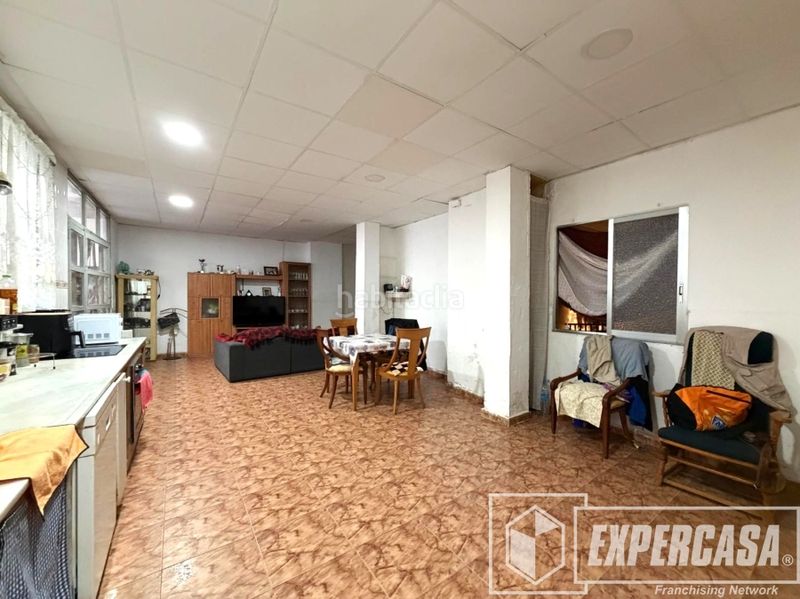 Foto 357f8125-0895-4c20-a659-54be35475aa0. Casa amb aparcament a Benifaió