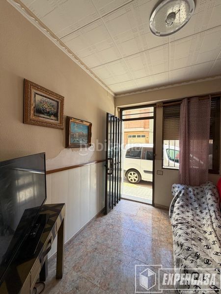 Foto ce6235e6-614f-425d-8f42-e745caa7209b. Casa amb aparcament a Benifaió