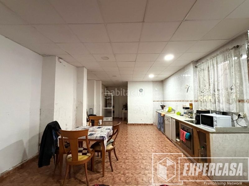 Foto d7308c36-fca3-47e6-b7a1-8ea8cd532fef. Casa amb aparcament a Benifaió