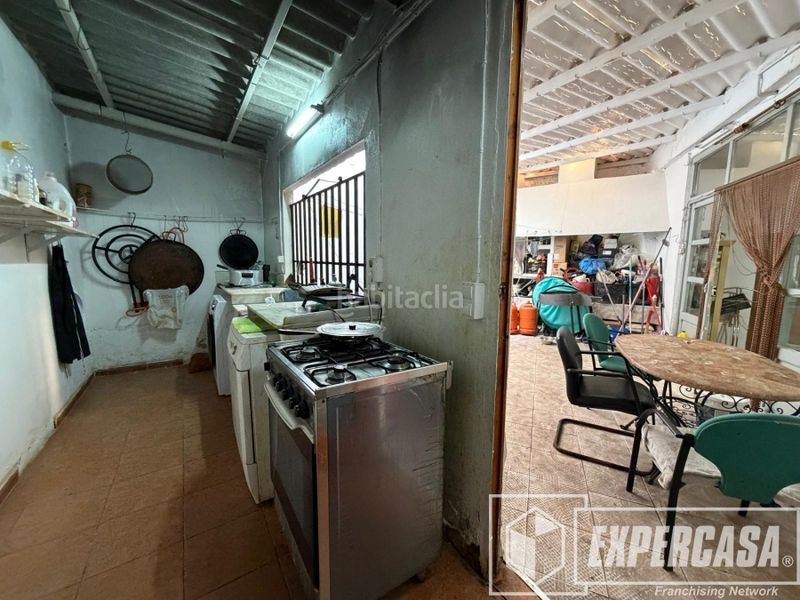 Foto fa831f50-5a9c-4115-ba73-cdcb6072246a. Casa amb aparcament a Benifaió