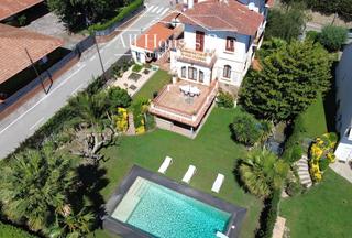 Xalet  Mare de deu del pilar. Casa estilo colonial