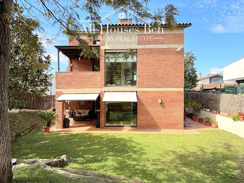 Foto 9a9be8b3-0f08-4ea0-9ed8-392e621d7748. Chalet con riscaldamento parcheggio in La Miranda-Can Candeler Sant Just Desvern