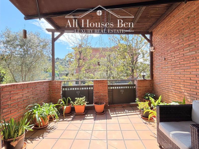 Foto 4f0f7265-002e-4dec-bbeb-d1da86042d49. Chalet casa en zona privilegiada en La Miranda-Can Candeler Sant Just Desvern