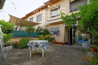 Reihenhaus  Francesc macia. Casa familiar