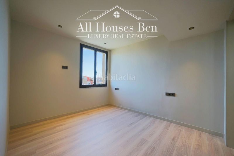 Foto 9fcbeb8b-41e1-42a2-a522-c2ce6e8bd93b. Àtic amb calefacció a Dreta de l´Eixample Barcelona