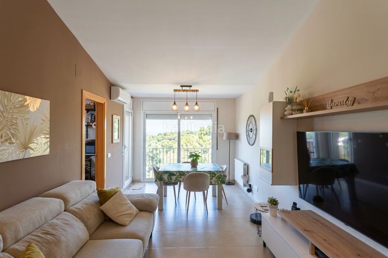 Foto 54666150-7884-43e6-b183-aec088f60cb0. Casa aparellada amb xemeneia calefacció a Abrera