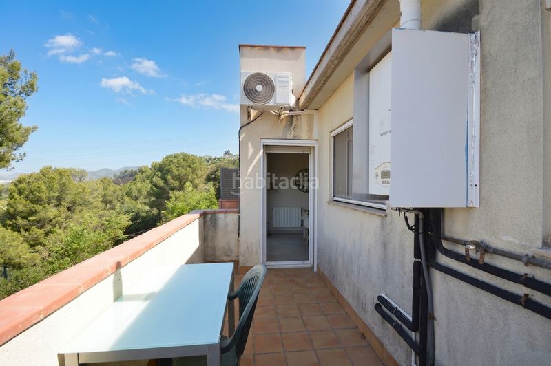 Foto 5f1cf79e-fa5f-41f6-b322-b4aa52415137. Casa aparellada amb xemeneia calefacció a Abrera