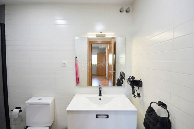 Foto 813d9113-4c56-455b-889d-8b9a45a786dd. Casa aparellada amb xemeneia calefacció a Abrera