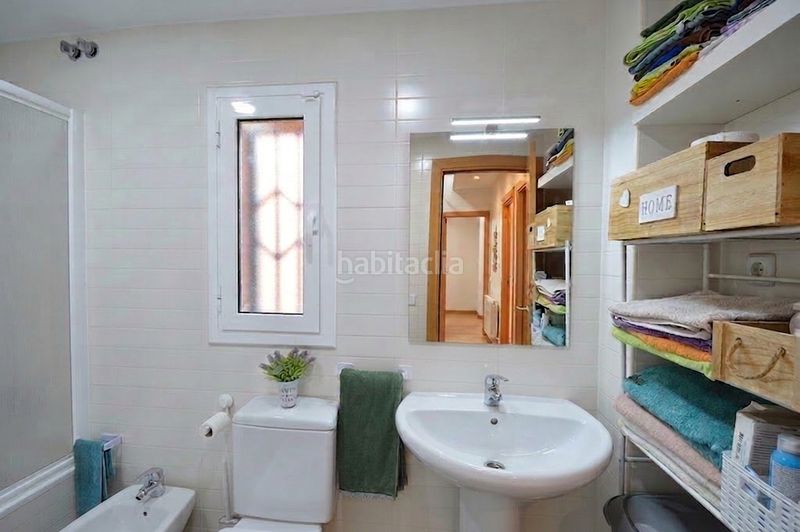 Foto 9a3cd133-c86c-429c-aba3-dc558936bd55. Casa aparellada amb xemeneia calefacció a Abrera