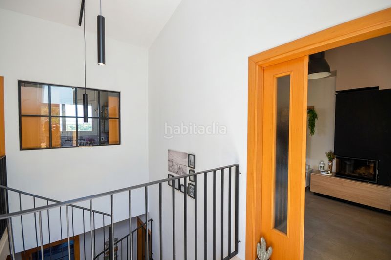 Foto d64d1d3d-4ecb-415e-b796-a5a94388065b. Casa aparellada amb xemeneia calefacció a Abrera
