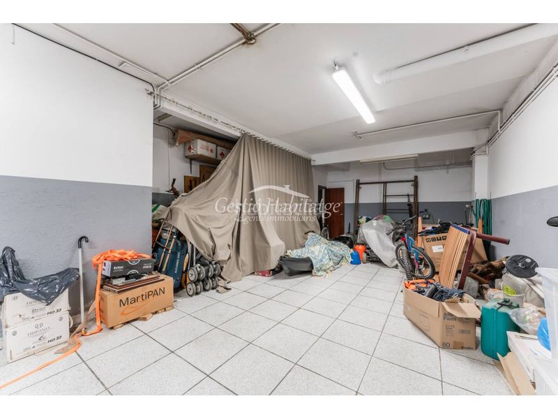 Foto 0fad5ec2-b786-4449-b5c5-dd3d962e22e0. Casa adossada amb calefacció aparcament a Canovelles