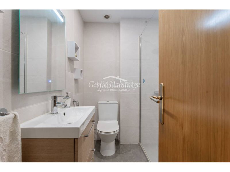 Foto ad496c98-d71d-419a-a2e9-3f9a54314232. Casa adossada amb calefacció aparcament a Canovelles