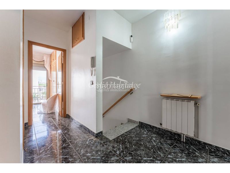 Foto d1ffe104-d7b8-4933-a35a-a1e5647d5067. Casa adossada amb calefacció aparcament a Canovelles