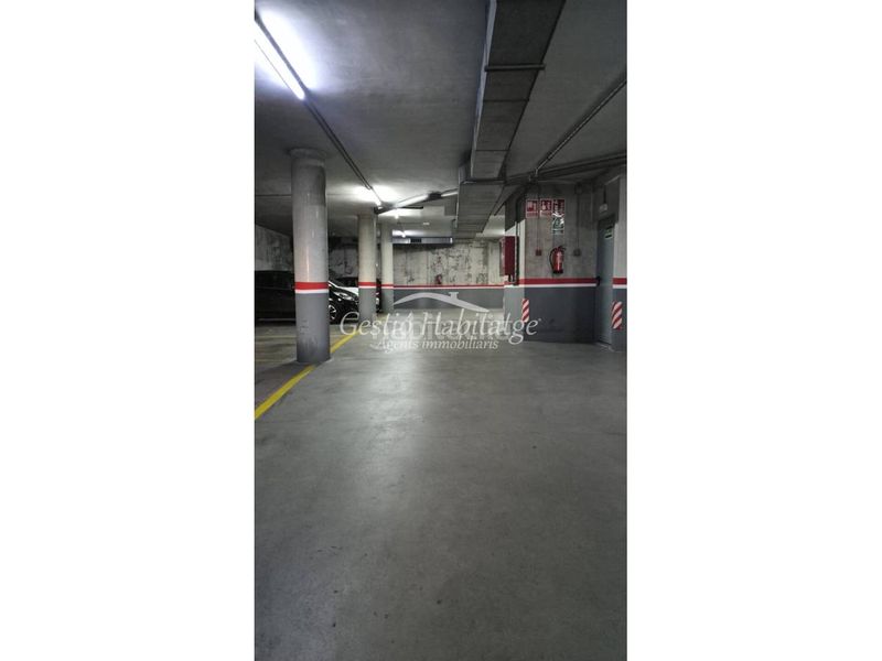 Foto f84c3ee0-7e97-4fe0-aaef-619067a5c7be. Aparcament cotxe a Franqueses del Vallès (Les)