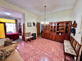 Casa  Doctor peset aleixandre. Casa de pueblo en el centro histrico de silla con terraza y gra