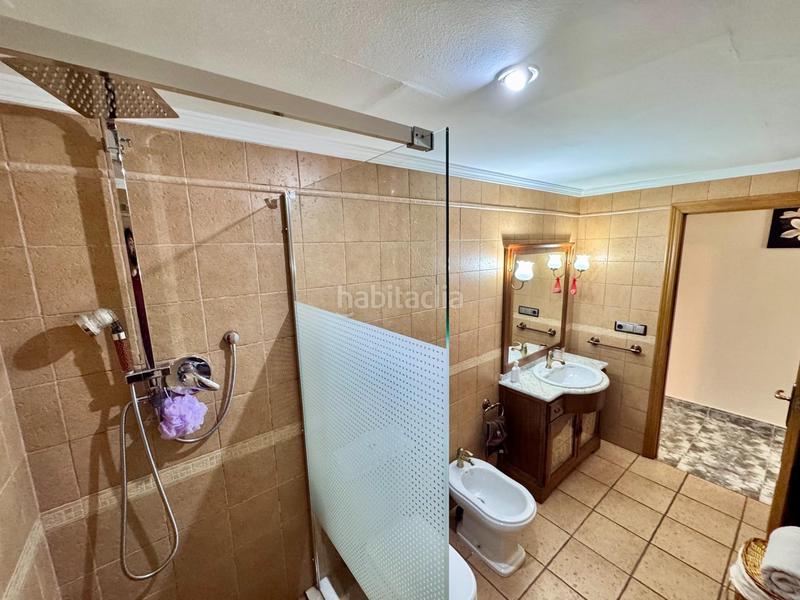 Foto 2661f76f-7340-4cb9-8111-ef2f585a98d0. Casa con riscaldamento parcheggio piscina in Silla