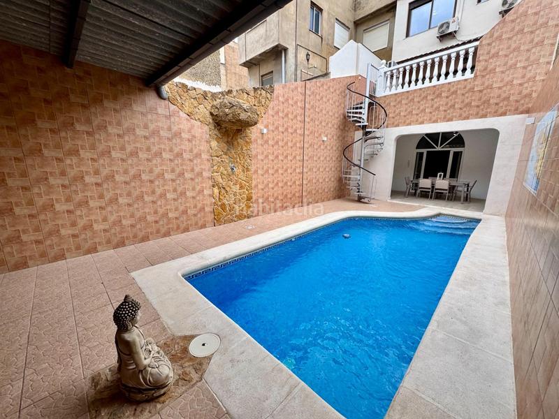 Foto 4537b1e1-7fcd-439b-a922-b2e81b376388. Casa con riscaldamento parcheggio piscina in Silla