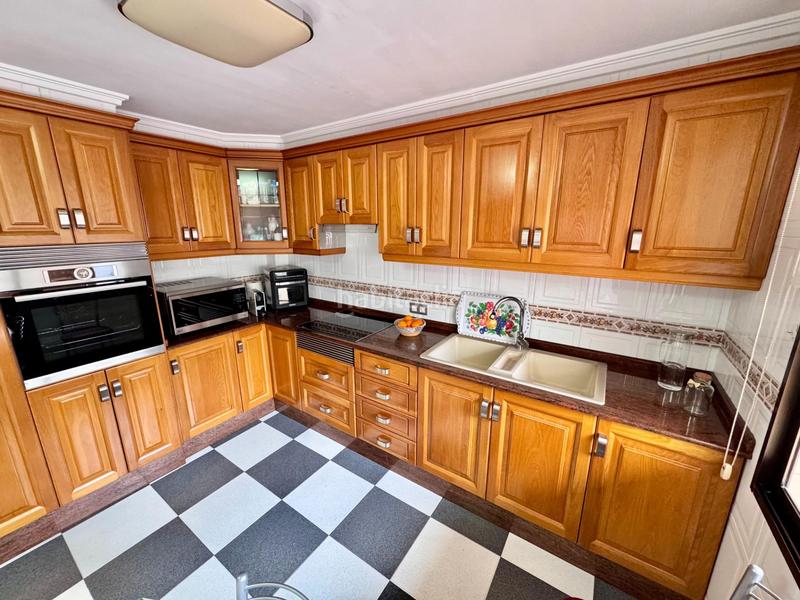 Foto 810d49b7-5913-412a-a6a9-4d0abe74a28e. Casa con riscaldamento parcheggio piscina in Silla