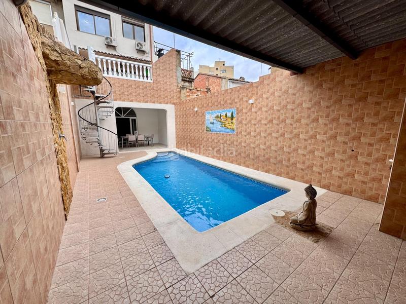 Foto 93e585e0-c8a7-4b7b-9a73-e4e23cfc6ea8. Casa con riscaldamento parcheggio piscina in Silla