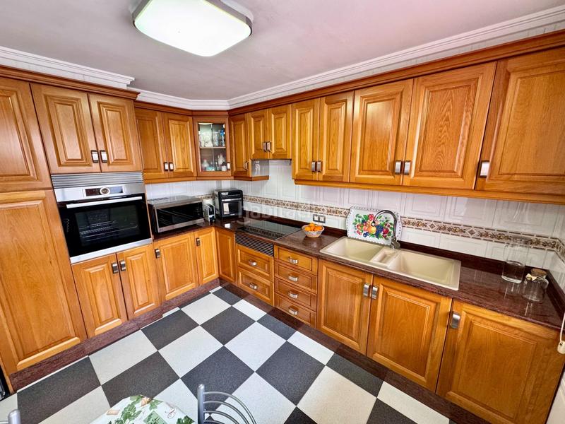 Foto 943574a4-2e5c-4671-9b7f-c0779094a34b. Casa con riscaldamento parcheggio piscina in Silla