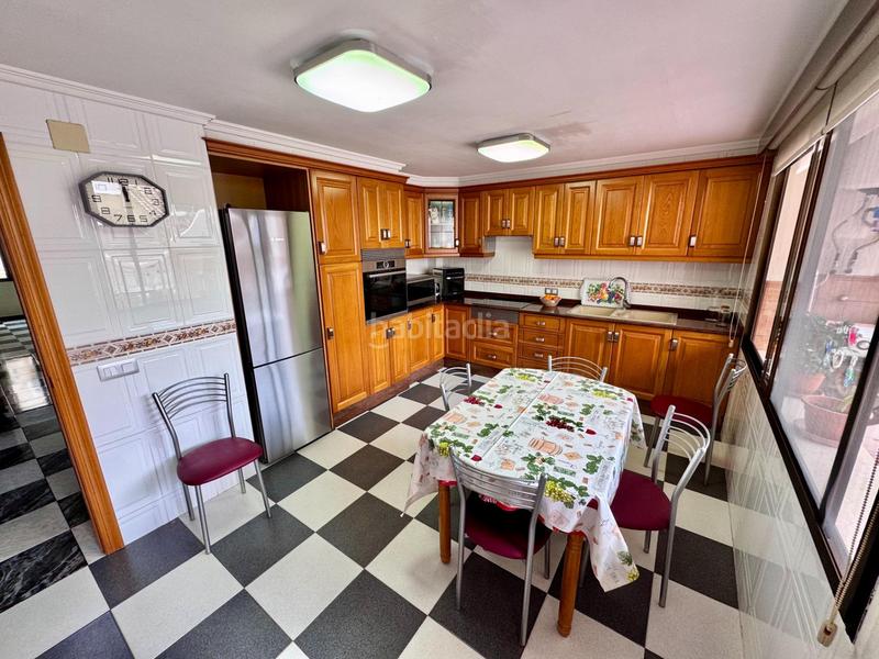 Foto d46b5196-6130-44a9-b310-55ca44b0d988. Casa con riscaldamento parcheggio piscina in Silla