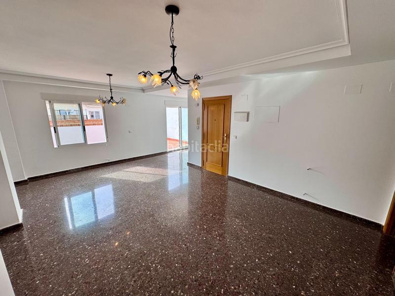 Foto a2d19889-35b8-40cc-8c65-845a7729dc6e. Penthouse with pool in Plaza Xúquer Paiporta