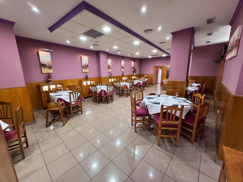Foto 054c1412-5582-4d61-93f3-b94616f5f0df. Traspaso local comercial se vende local comercial de restaurantepizzería en Silla