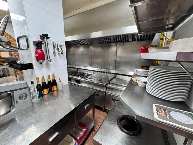 Foto 22a93459-c3b9-412f-ab90-97f718a64df9. Traspaso local comercial se vende local comercial de restaurantepizzería en Silla