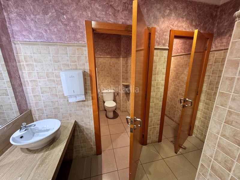 Foto 3a437b88-ba96-4313-a19a-e74d44a63445. Traspaso local comercial se vende local comercial de restaurantepizzería en Silla