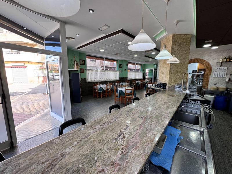 Foto b29f3422-d9ff-40d7-8721-d0320b99f515. Traspaso local comercial se vende local comercial de restaurantepizzería en Silla