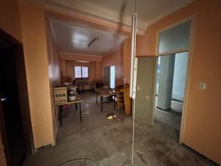 Locale commerciale  Gibraltar. Amplio local comercial en esquina en zona estratégica de silla