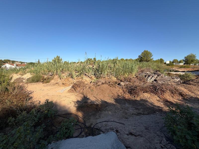 Foto 702ae611-10d9-41e4-8bcf-14ffc34e5612. Terreno residencial en urbanizacion bosque 398 parcelas urbanas en venta en urb. El Bosque , valencia en Chiva