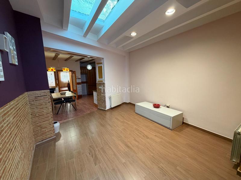 Foto f90dc7c7-0efb-4f23-a987-615dea4c3cca. Maison avec chauffage dans Silla