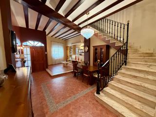 Casa  Doctor peset aleixandre. Casa de pueblo en el centro, amplia, cuidada y lista para entrar