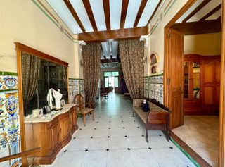 Maison à Silla. Amplia casa en silla con patio interior y espacio diafano