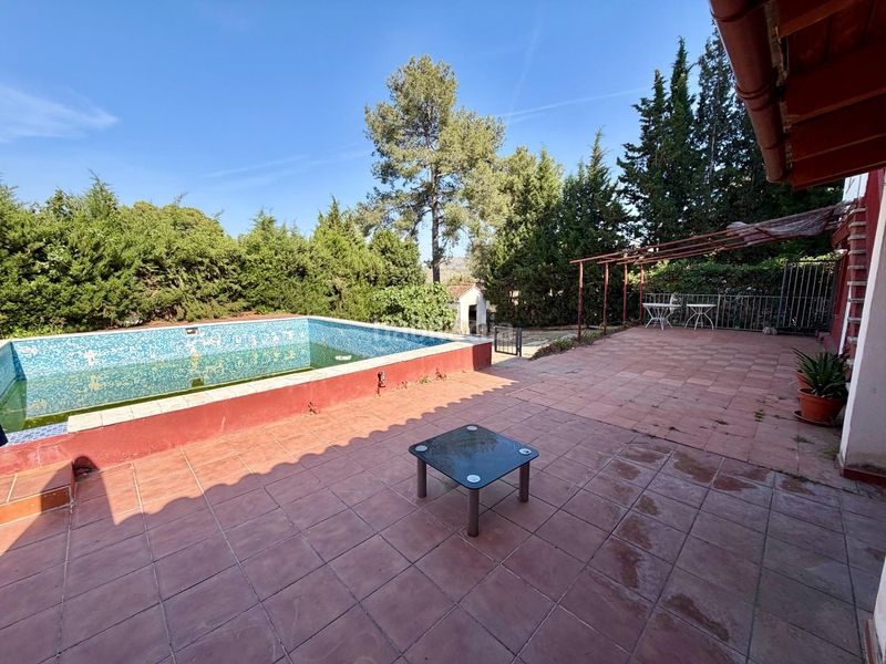 Foto c12deb9d-5aa2-4b25-945e-4b1ae935a525. Chalet  con piscina a reformar en Sierra Perenchiza-Cumbres de Calicanto-Sto Domingo Chiva