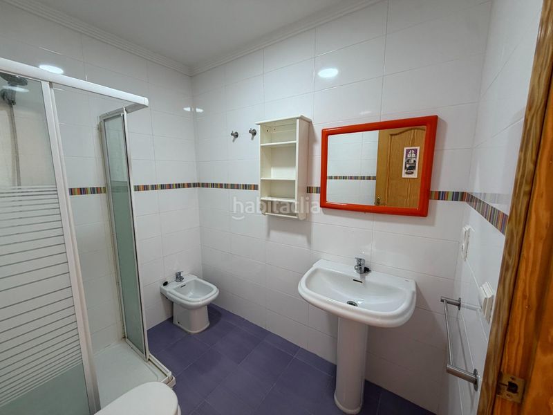 Foto 05d13a4a-7e4f-4b40-a1f7-ec10654b7679. Casa adossada a Centro Urbano Dénia