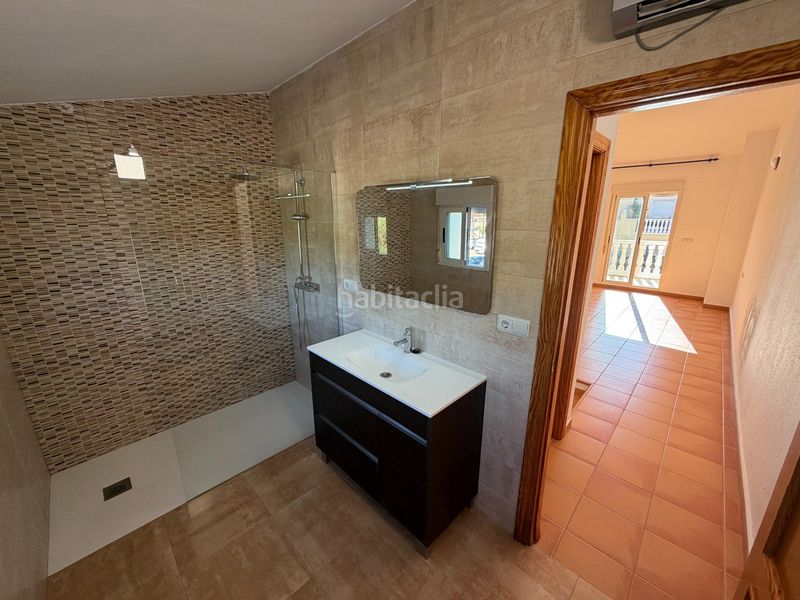 Foto 127770e4-137e-4e82-9e87-36565fd2c6e0. Casa adossada a Centro Urbano Dénia