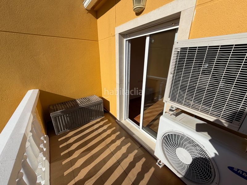 Foto 46e8e7d2-d64e-403c-8f0e-5c4621ccb458. Casa adossada a Centro Urbano Dénia