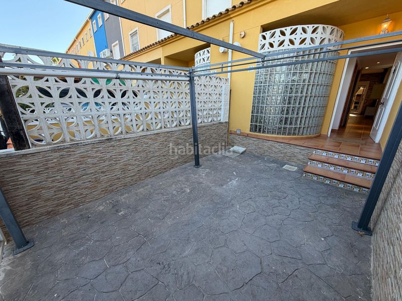 Foto 4e5baf40-3a16-43e8-9afa-5b666f79146c. Casa adossada a Centro Urbano Dénia