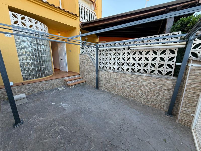 Foto c7fc5b53-e08d-4d79-ae0a-96568d9a6fa3. Casa adossada a Centro Urbano Dénia