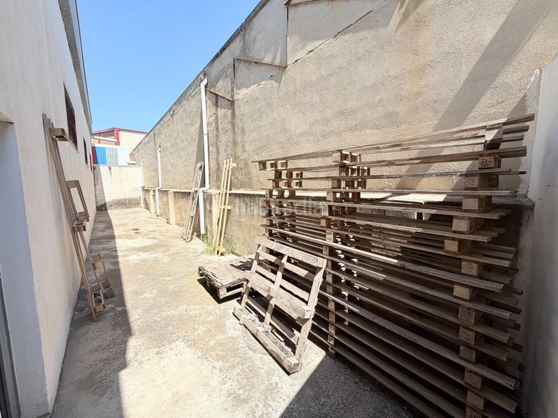 Foto b64adb0c-d321-4cde-b3b8-929c3a8735ff. Nau industrial a calle nou 12 a Beniparrell