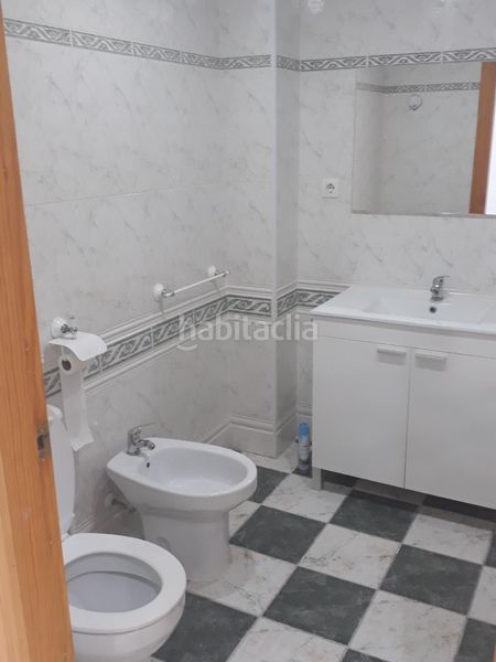 Foto cb9aaa79-fb50-4b83-8368-f336446594c6. Piso solo inversores en Silla