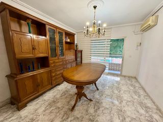 Appartement  Calle borriana. Piso amplio con 4 dormitorios, balcón y trastero.