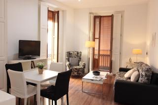 Pis  Calle derechos. Se vende apartamento con balcón corrido en el centro de valencia