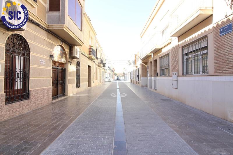 Foto bd38d1e7-c641-4d88-880c-cab5abbefd03. Maison avec parking dans Barrio de Campanar Valencia