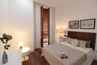 Pis  Calle derechos. Se vende apartamento con balcón corrido en el centro de valencia