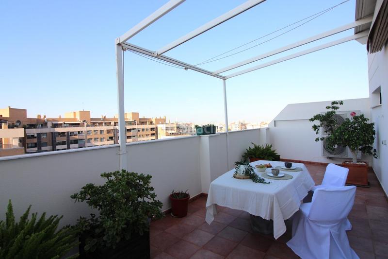 Foto 36a1b6a9-a24c-485f-9136-00694922a086. Dúplex amb aparcament piscina a Nou Campanar Valencia
