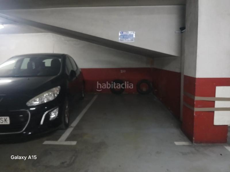 Foto d18ccf2d-ab38-46bd-8959-95e9bac2faf3. Car parking in Barrio de Patraix Valencia