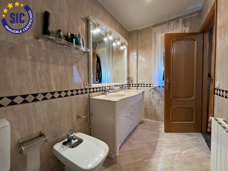 Foto a9c43696-b533-47c1-ad47-e4dc678da966. Casa a calle valencia 3 a Domeño